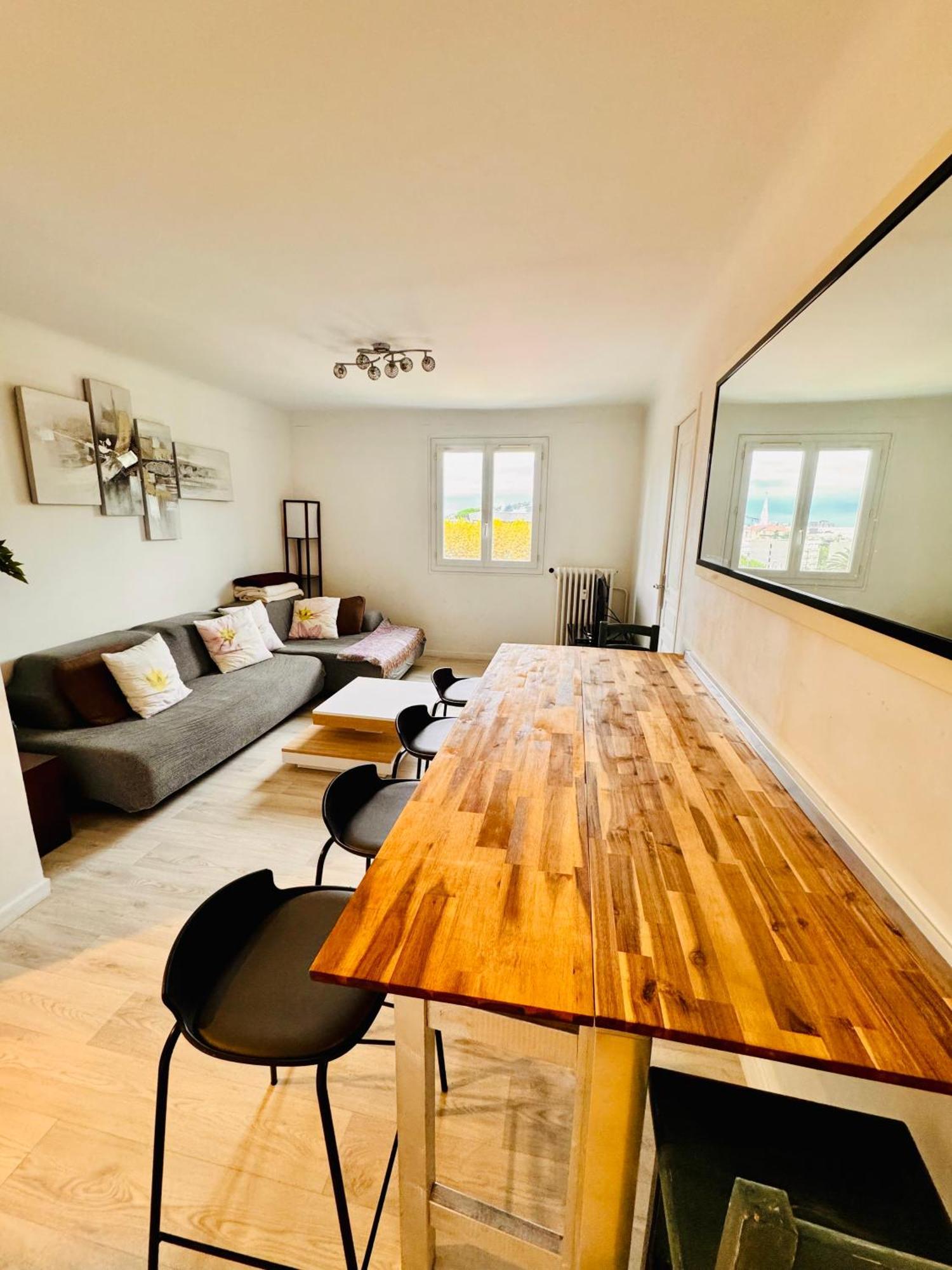 Spacieux/paisible 5 Pièces En Plein Coeur De Appartement *